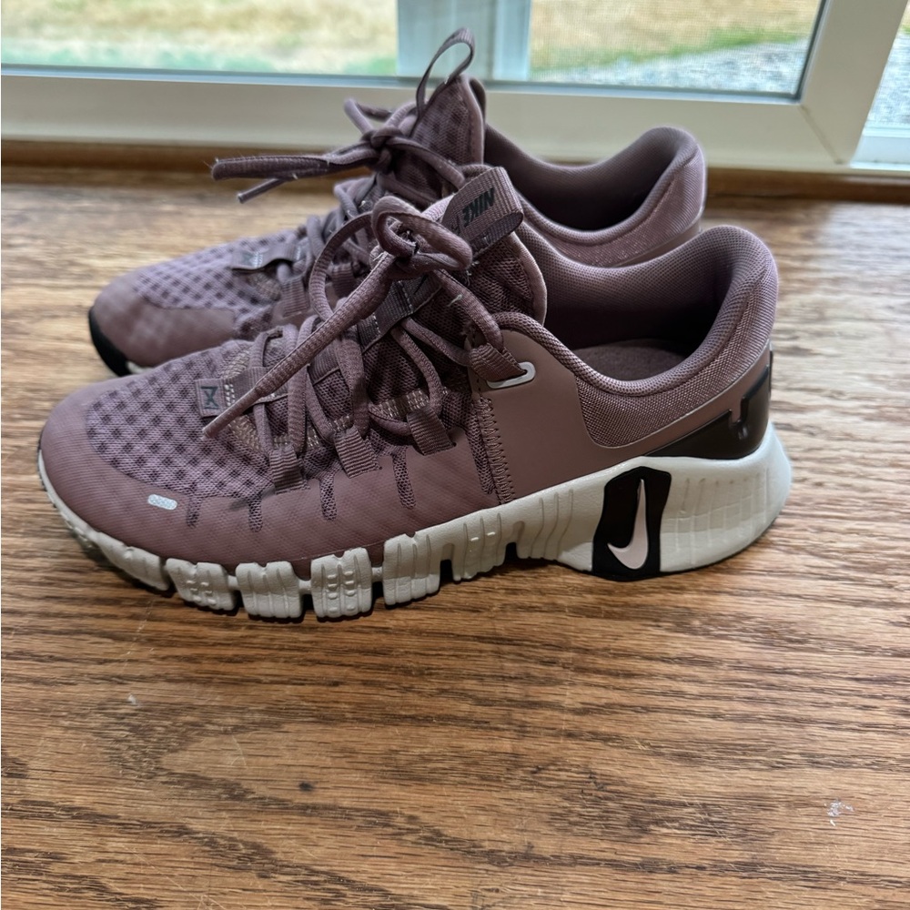 Nike Free Metcon 5 “Smokey Mauve”